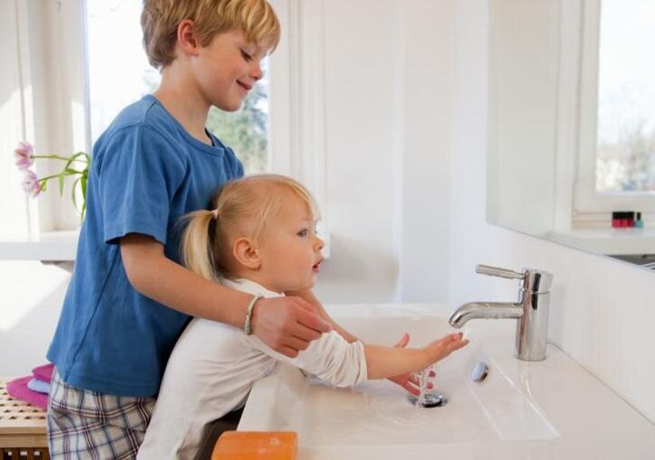 Nuo mažens vaikas turi būti supažindinamas su asmeninės higienos taisyklėmis. 